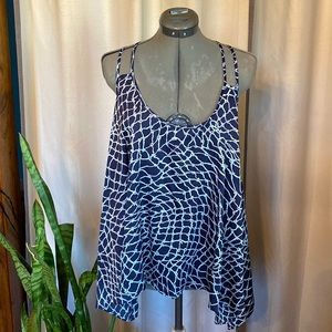 Graphic flowy tank